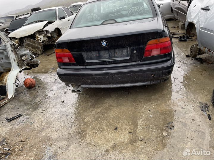 Бмв 5 на запчасти