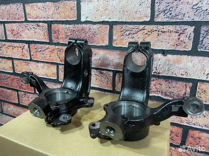 Кулак поворотный правый и левый на VW Polo 5