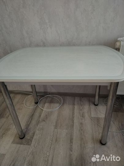 Кухонный стол