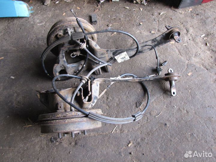 Ступица задняя с рычагом Ford Focus 2