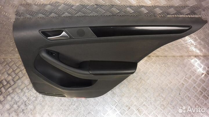Обшивка двери Vw Jetta 6