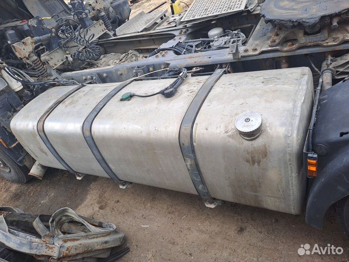 Бак топливный 850 L Daf XF105