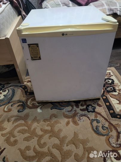 Холодильник маленький