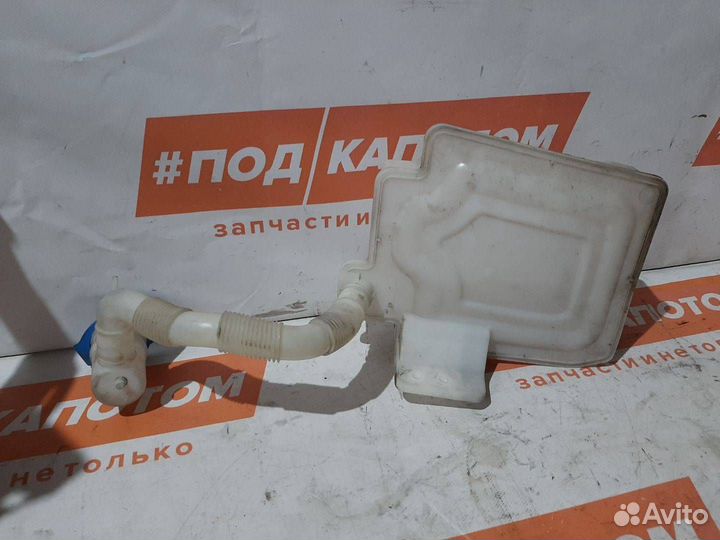 Бачок омывателя передний Volkswagen Golf 6 2008