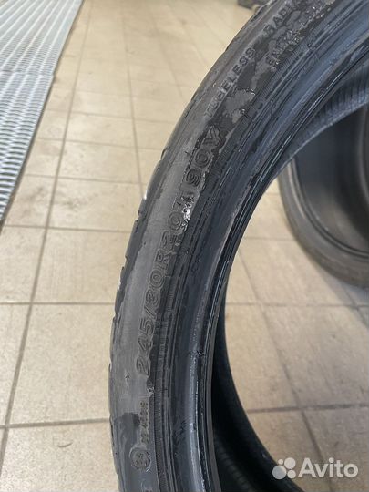 Bridgestone Potenza S001 245/30 R20 90Y