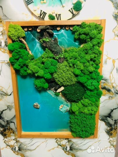 Панно картина из эпоксидной смолы и мха