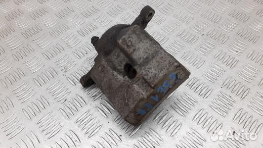 Суппорт тормозной передний правый toyota prius XW3