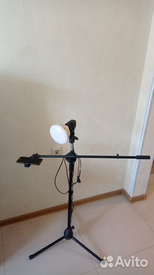 Штатив для телефона с LED лампой sunlight