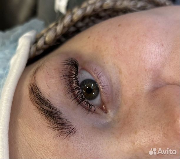 Наращивание ресниц в салоне