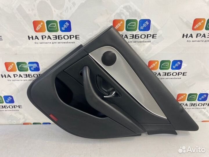 Обшивка двери задняя правая Mercedes-Benz E-Class