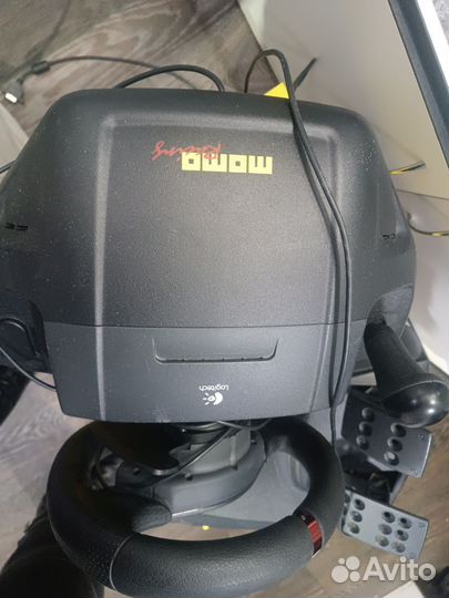 Игровой руль logitech momo