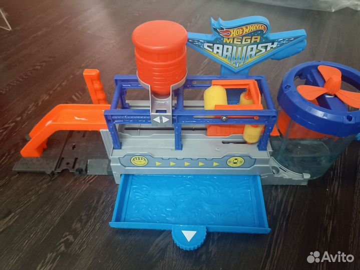 Hot wheels Мега автомойка