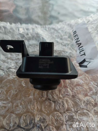 Камера заднего хода Рено Аркана