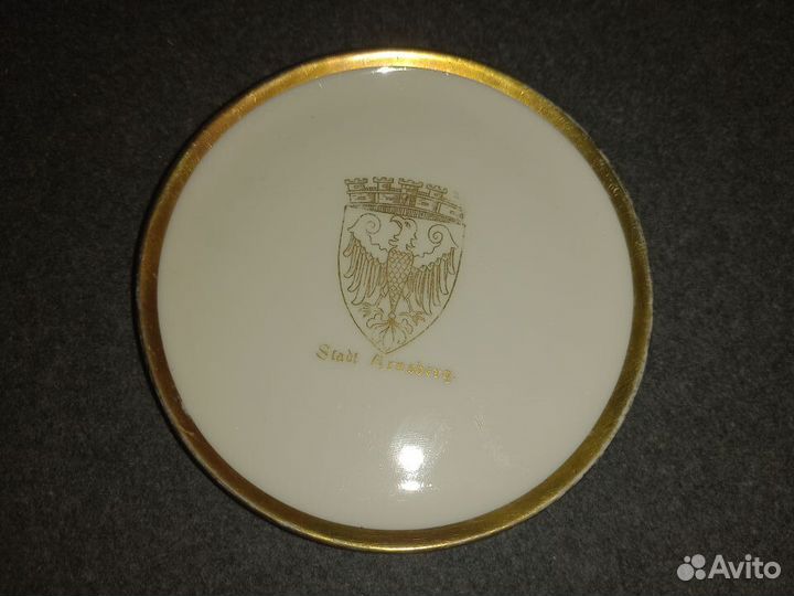 Антикварная тарелочка герб ручная роспись