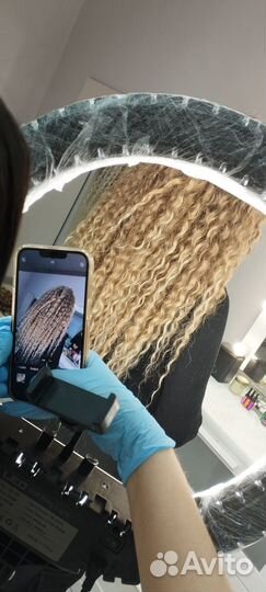 Модель на афрокудри/де косы