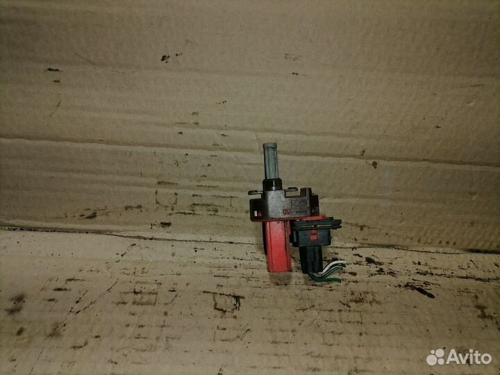 Датчик включения стоп сигнала Мондео 3