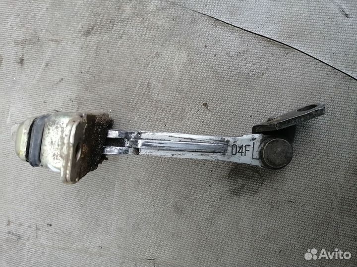 Ограничитель двери для Honda CR-V 1996-2002