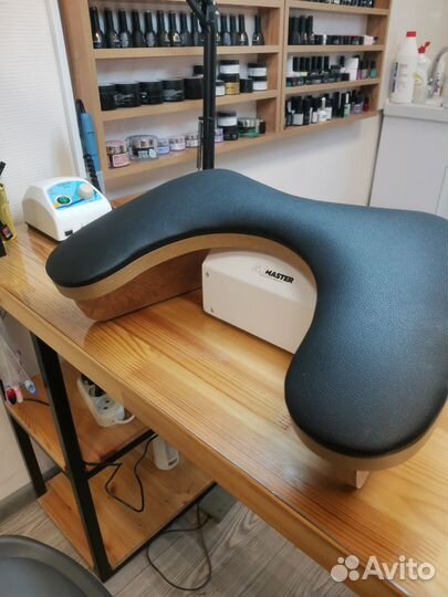 Маникюрная подставка