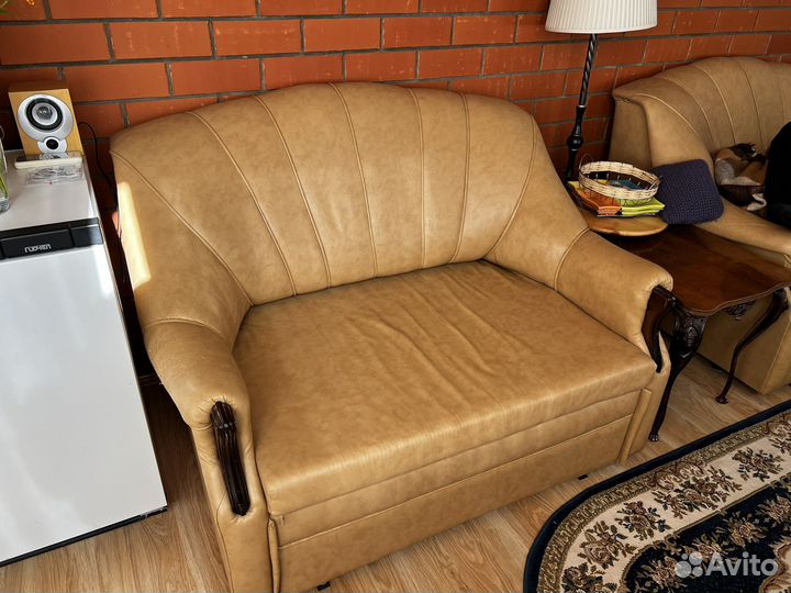 Кожанное кресло