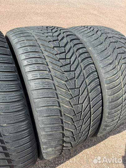 Hankook Winter I'Cept Evo 3 W330 275/35 R19 и 285/30 R20 99W