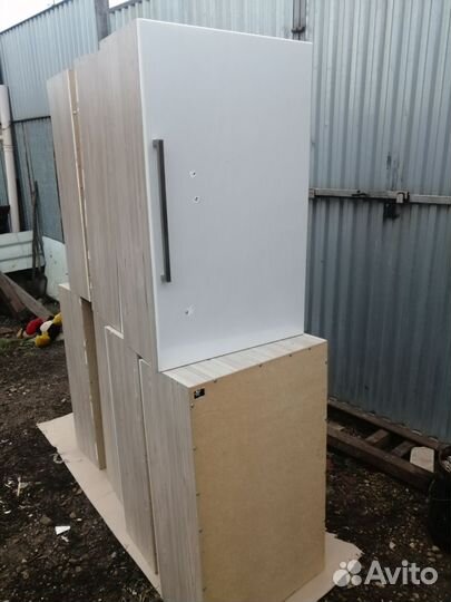 Подвесные ящики стенка с газлифтом