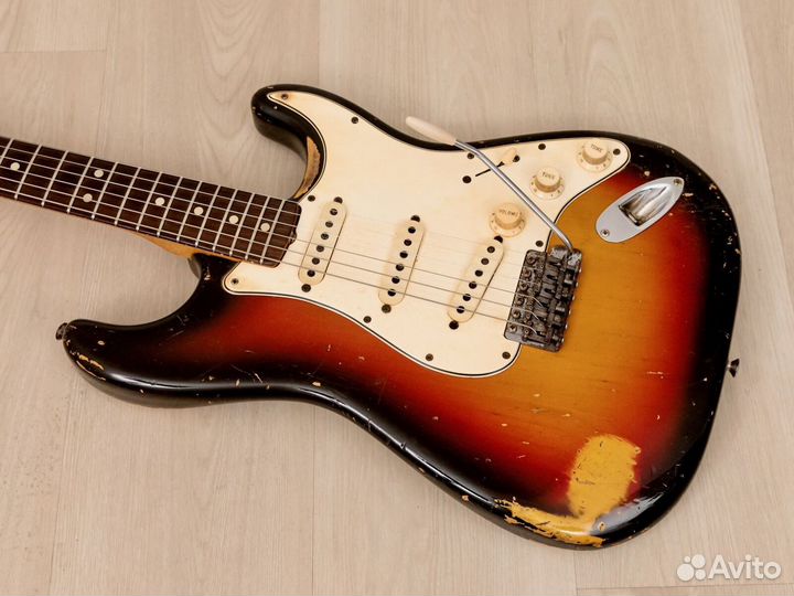 Электрогитара Fender Stratocaster SSS Sunburst w/c