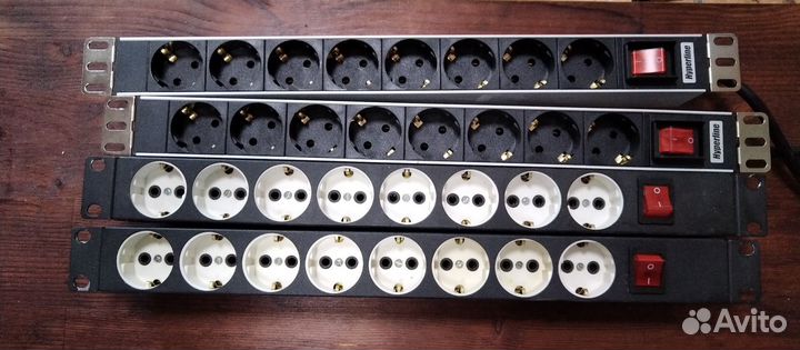 Блок Hyperline на 8 розеток для серверного шкафа