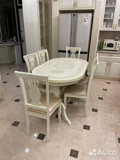 Кухонный стол. столы, стулья