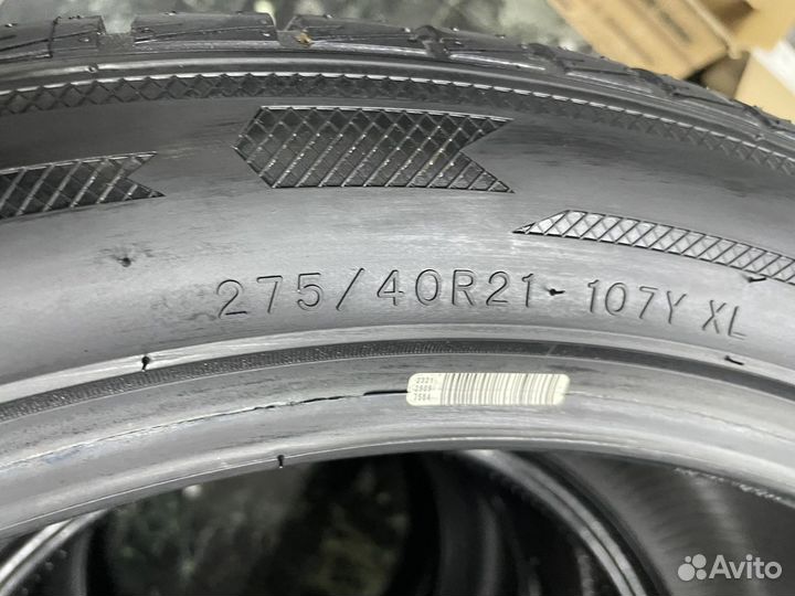 RoadX RXQuest SU01 275/40 R21 107Y