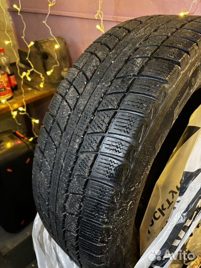 Triangle Snowlink PL02 215/65 R16 102T