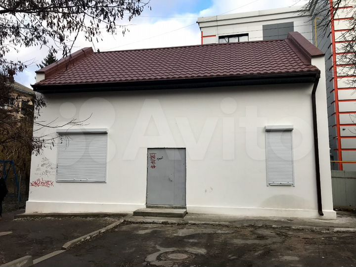 Здание в центре города с арендатором, 140 м²