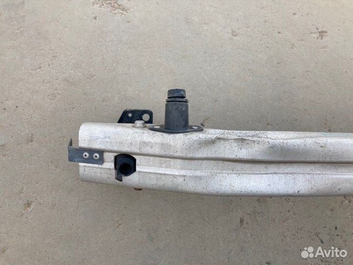 Усилитель переднего бампера передний Audi A4 B7