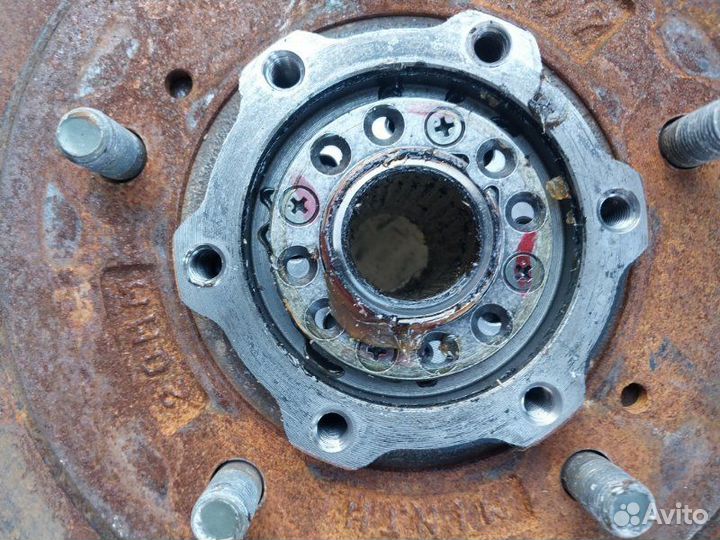 Кулак поворотный передний правый Suzuki Vitara