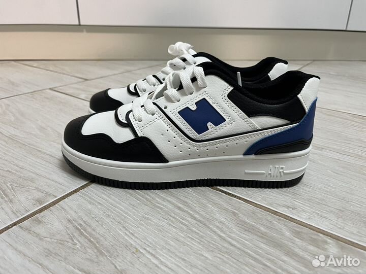 Кроссовки женские 37р