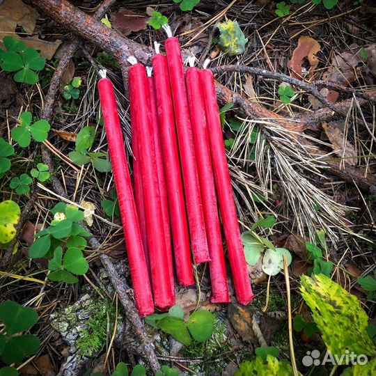 Свеча восковая красная 15см