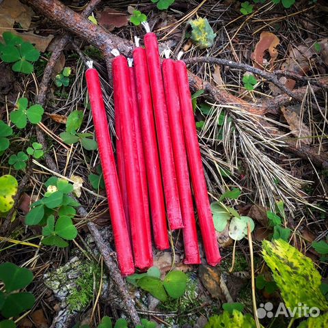 Свеча восковая красная 15см