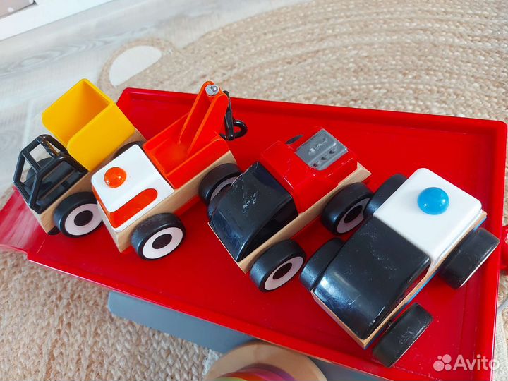 IKEA парковка, пирамида и сортер