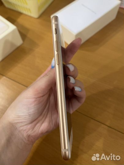 Телефон iPhone 8 64 gb