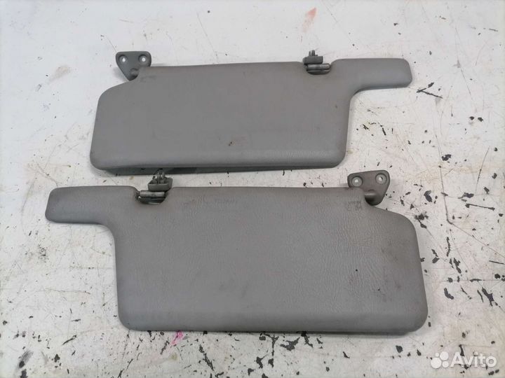 Левый Солнцезащитный козырек Nissan Bluebird 14
