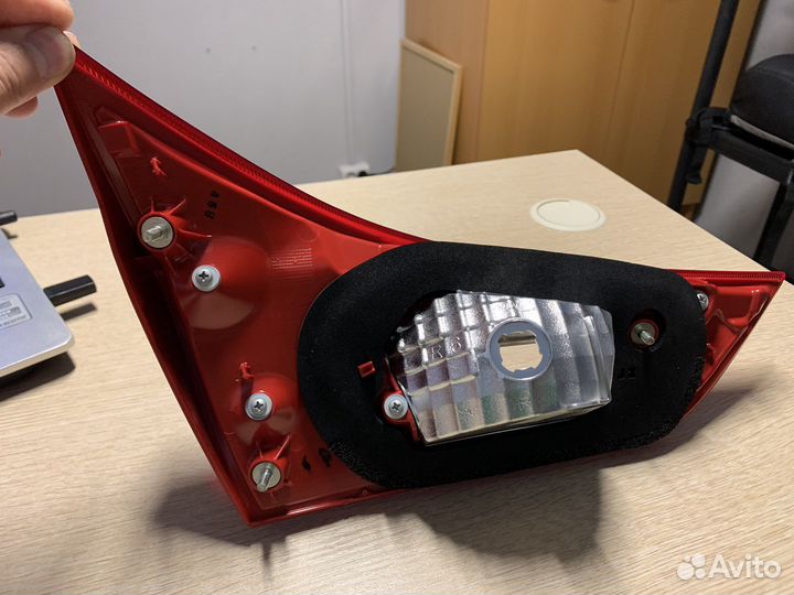 Фонарь Toyota Auris