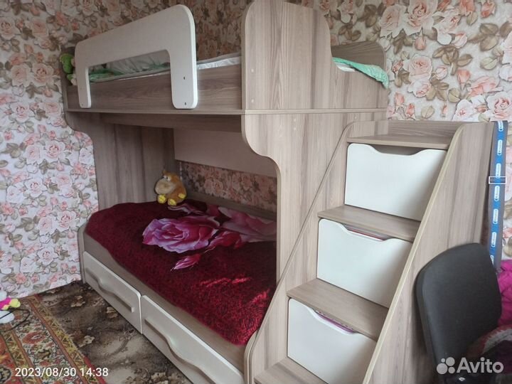Кровать двухьярусная