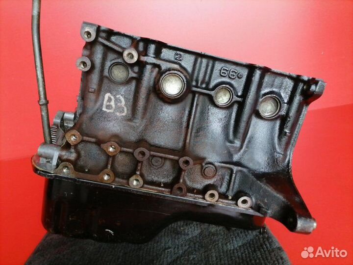 Блок двигателя Mazda Familia BJ3P B3 1998-2000