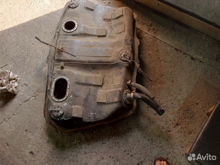 Топливный бак Toyota camry v40