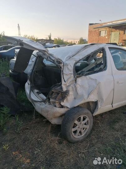 Toyota Vitz 1.0 AT, 2000, битый, 100 000 км