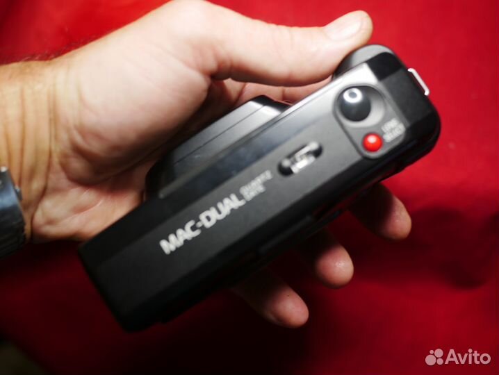 Компактная двухобъективная камера Minolta Mac Dual