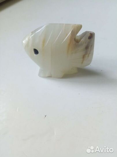 Статуэтки из оникса