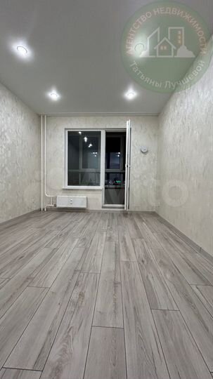 2-к. квартира, 55 м², 8/18 эт.