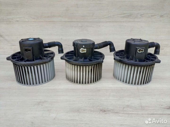 Моторчик вентилятор печки Hyundai Elantra 3 XD J3