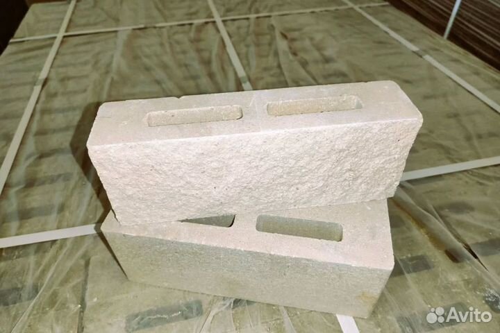 Кирпич с доставкой и скидкой на объем