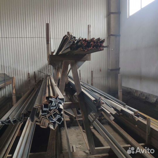 Уголок металлический 40х40